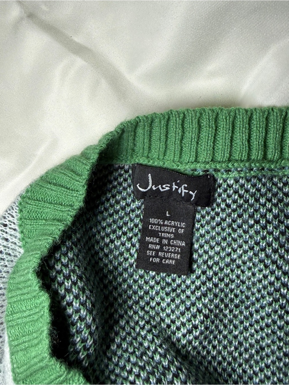 Justify Vest - Picture 3 of 5